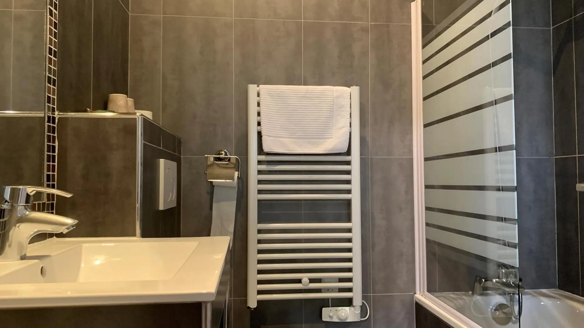 ***  Manoir De Rigourdaine Hotel Plouer-sur-Rance France
